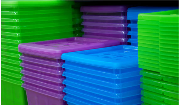https://youmoveme.com/wp-content/uploads/2023/05/63ec029d1903b5150a78efb1_colorful-plastic-containers.jpg