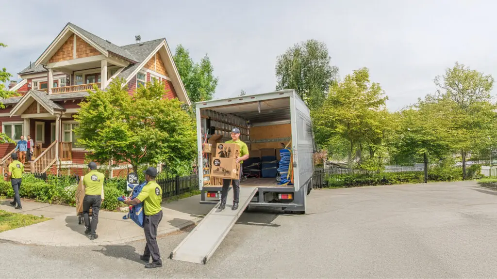 difference between a moving company and moving broker