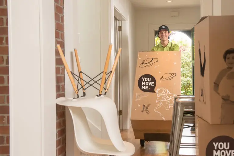 you move me mover bringing in large box