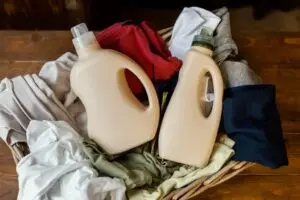 can movers move opened laundry detergent